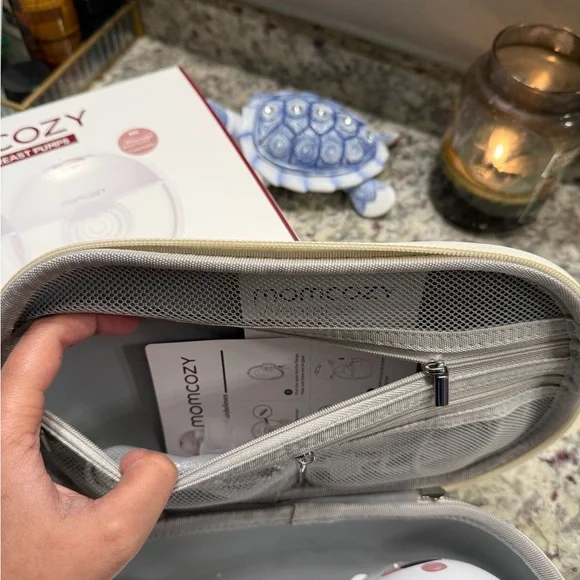 Mom Cozy M5 wearable breast pump + Frida mom massager